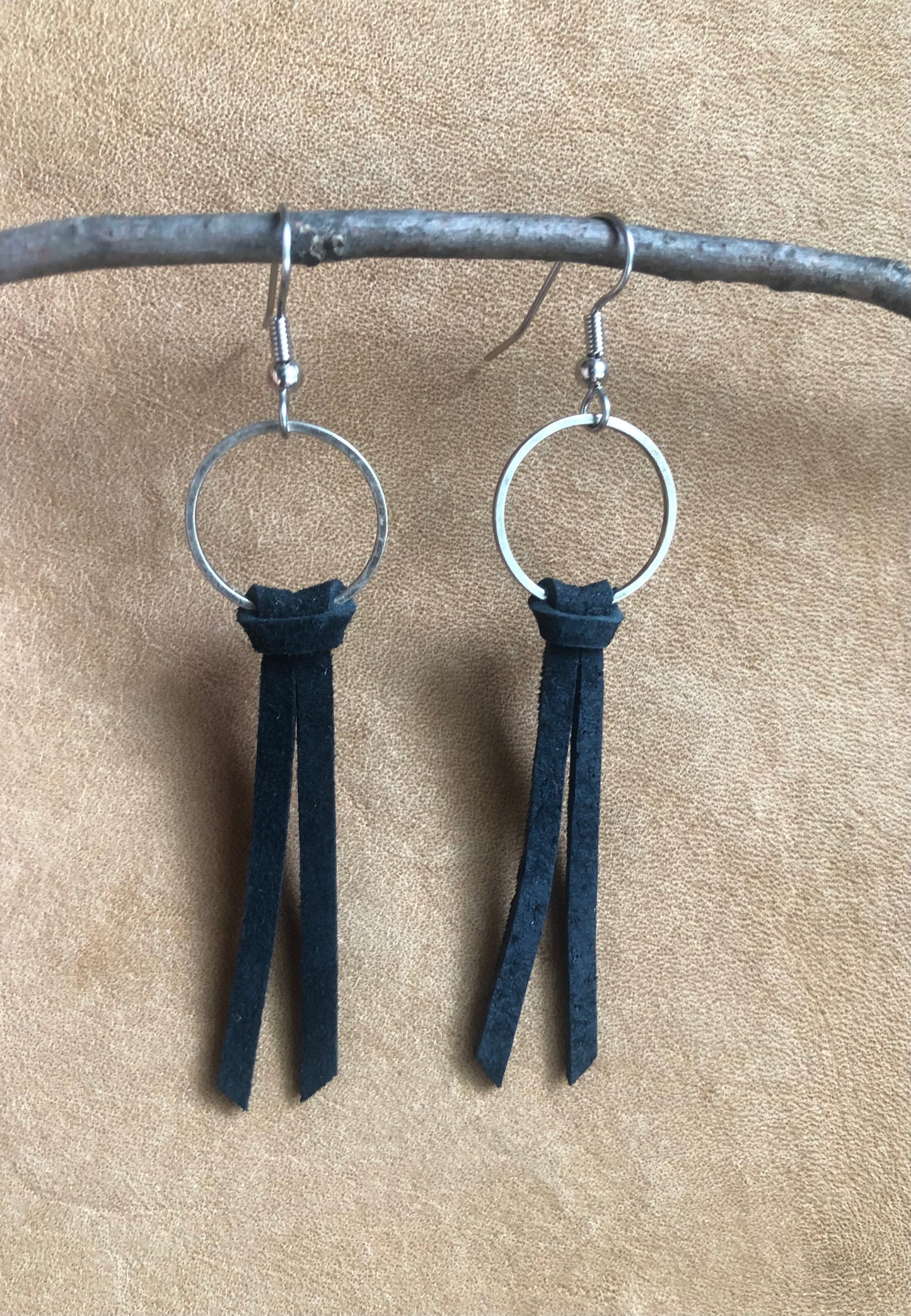 Knot Black Leather