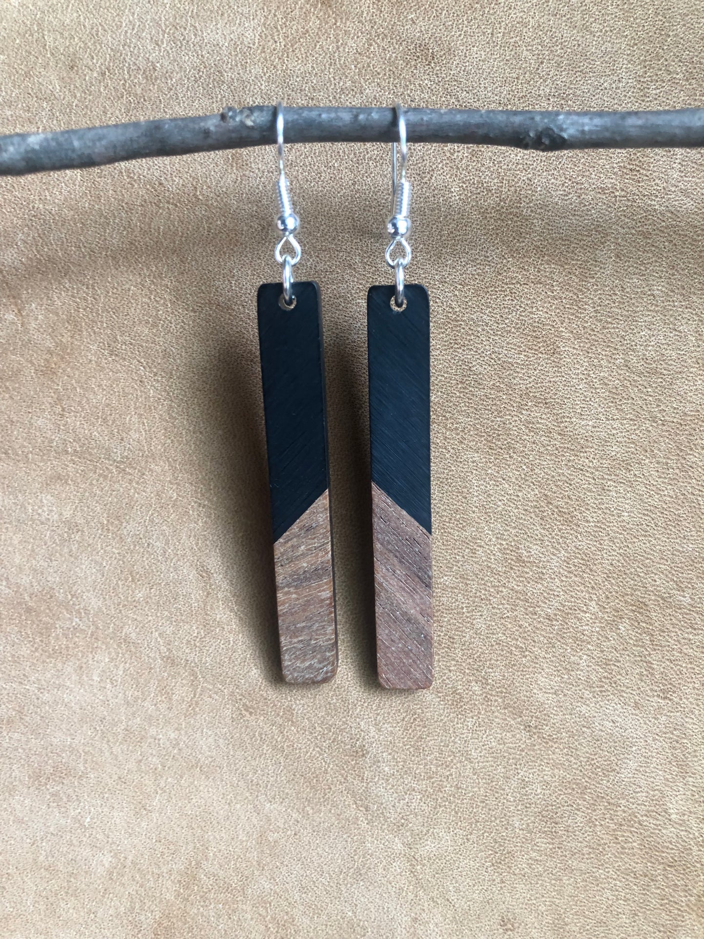 Resin/Wood Geometric Black
